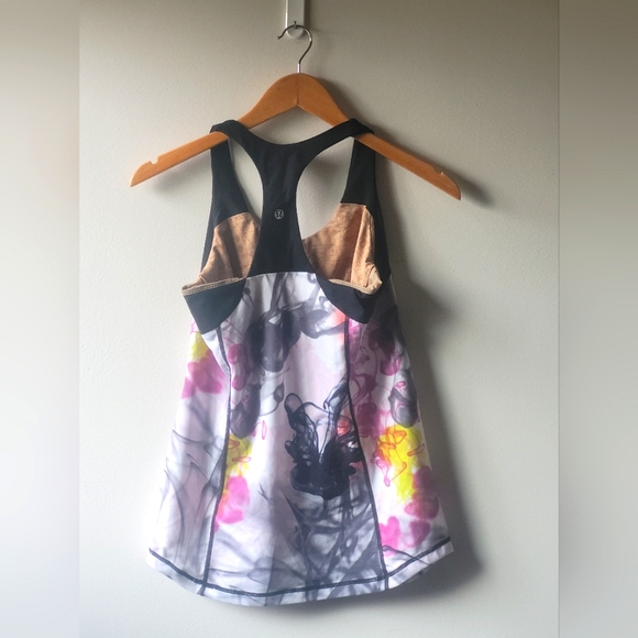 Lululemon tank-built in bra - Picture 2 of 2